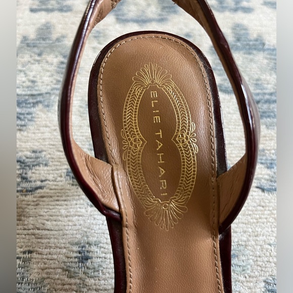 Elie Tahari Vintage Kitten Heel - Picture 4 of 4